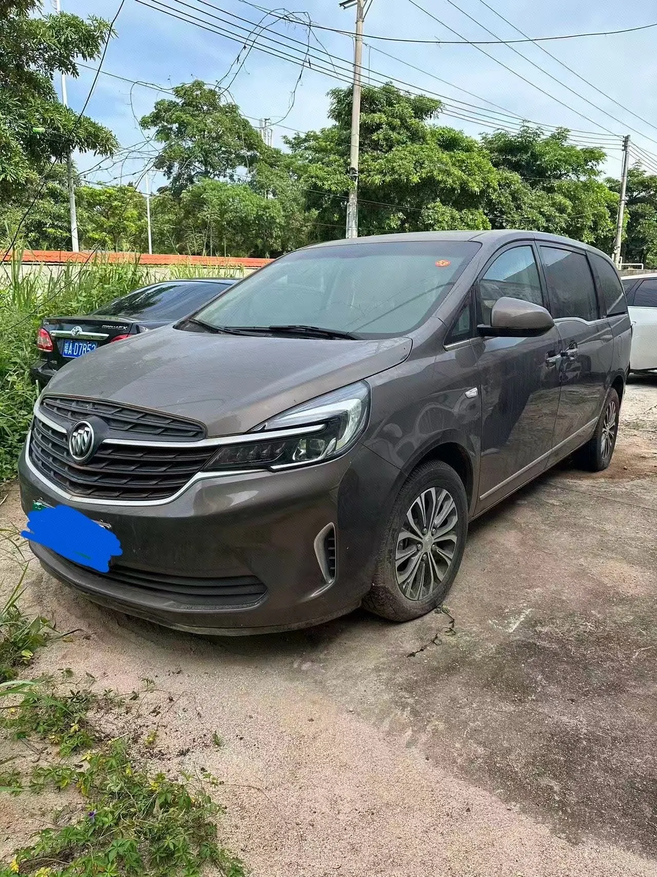 打开图片灯箱:Buick 2022 GL8 Land Business Class 48V 2.0T 652T Luxury Automatic Gear
