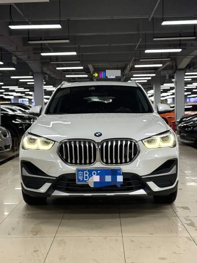 BMW 2020 X1 sDrive20Li 1.5T exclusive automatic gear 2