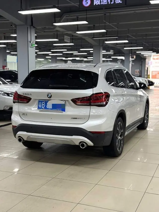 BMW 2020 X1 sDrive20Li 1.5T exclusive automatic gear 3