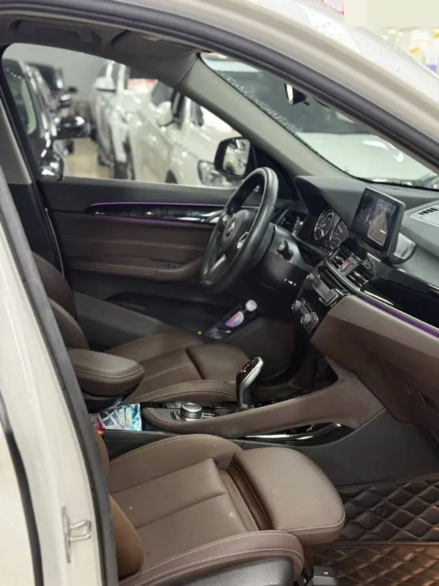BMW 2020 X1 sDrive20Li 1.5T exclusive automatic gear 8