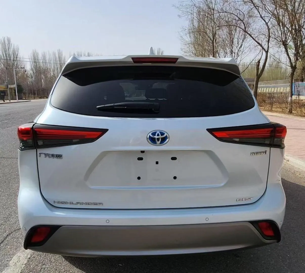 Toyota 2022 Highlander Dual Engine 2.5 Stepless Four-wheel Drive Premium Edition 7-seat Automatic Gear 5