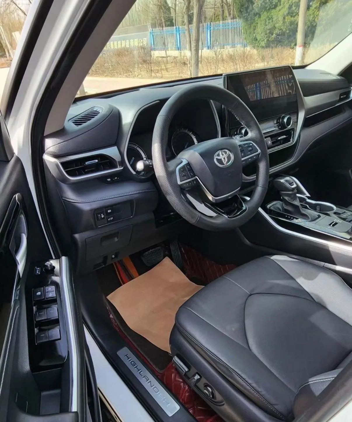 Toyota 2022 Highlander Dual Engine 2.5 Stepless Four-wheel Drive Premium Edition 7-seat Automatic Gear 7