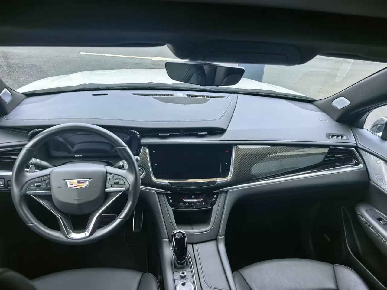 Cadillac 2025 XT6 48V 2.0T 6 4-wheel drive distinguished administrative black standard automatic gear 3