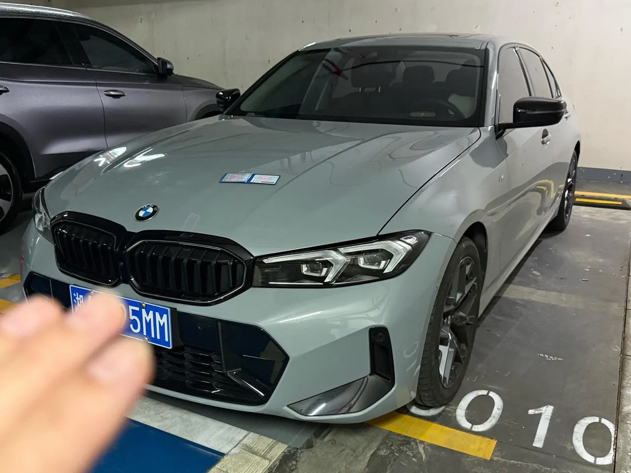 Open image lightbox: BMW 3 Series 2025 330Li 2.0T M Sports Obsidian Night Suit Automatic Gear