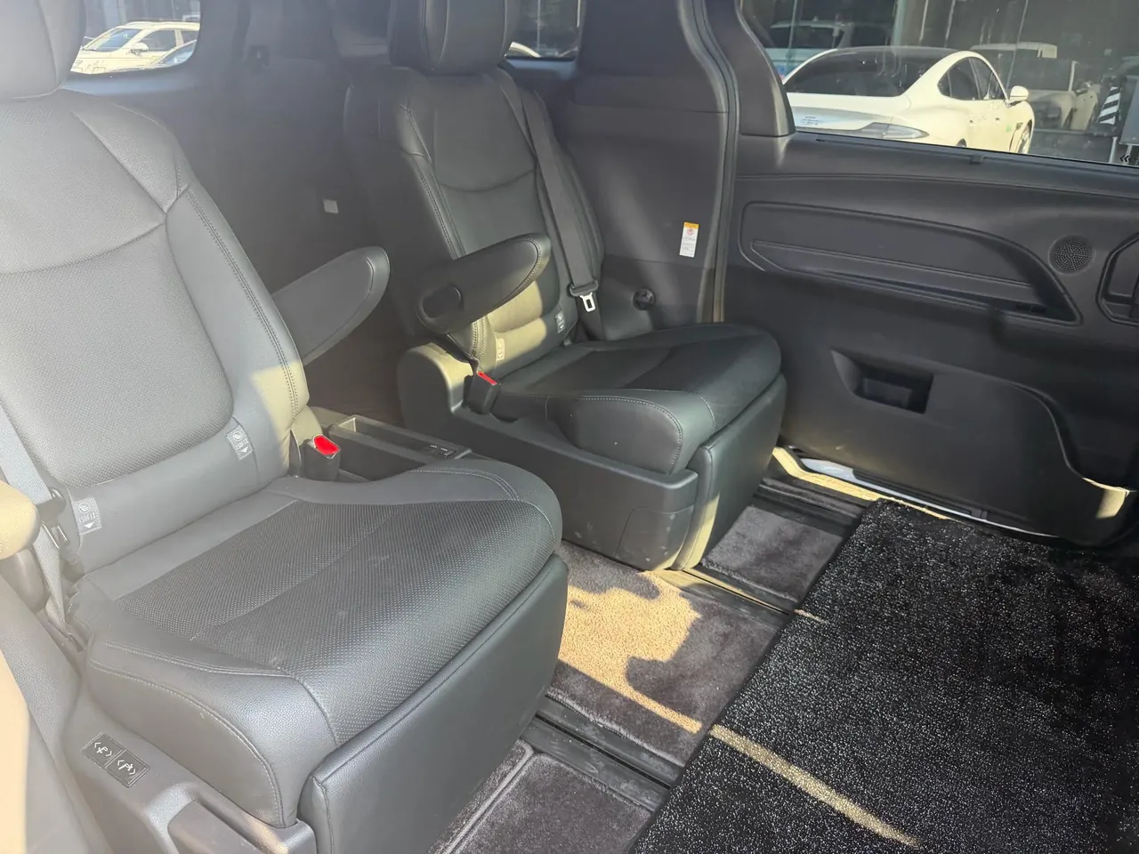 Toyota 2023 Sai 2.5 Stepless Premium Edition Automatic Gear 3