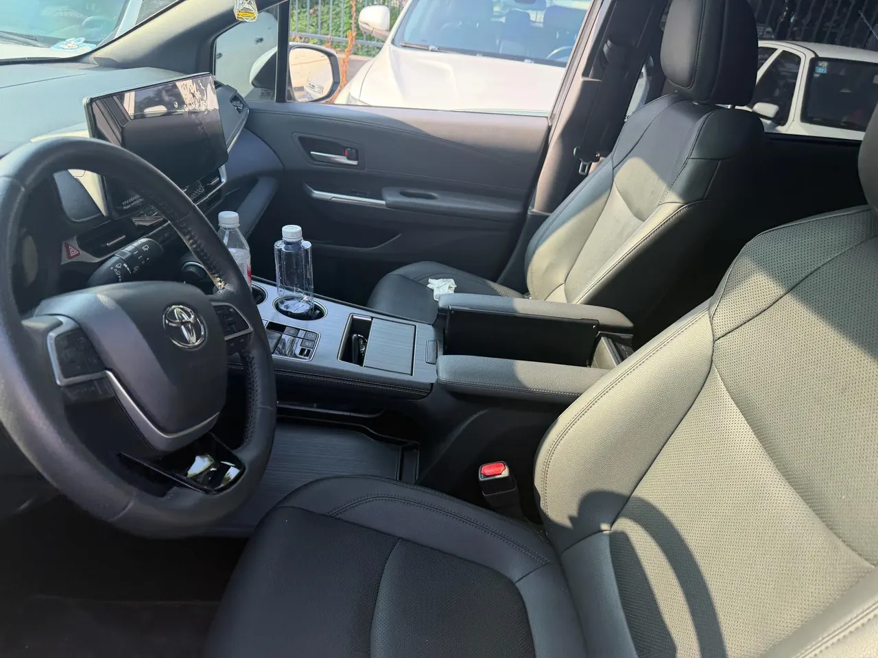 Toyota 2023 Sai 2.5 Stepless Premium Edition Automatic Gear 4