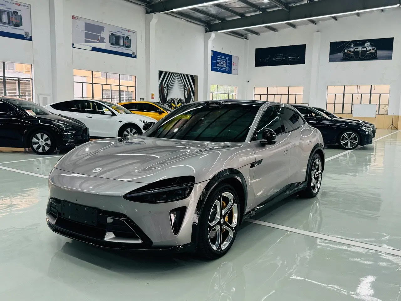 打开图片灯箱:MI 2025 YU7 Long Endurance Four-wheel Drive Pro Edition Automatic Gear