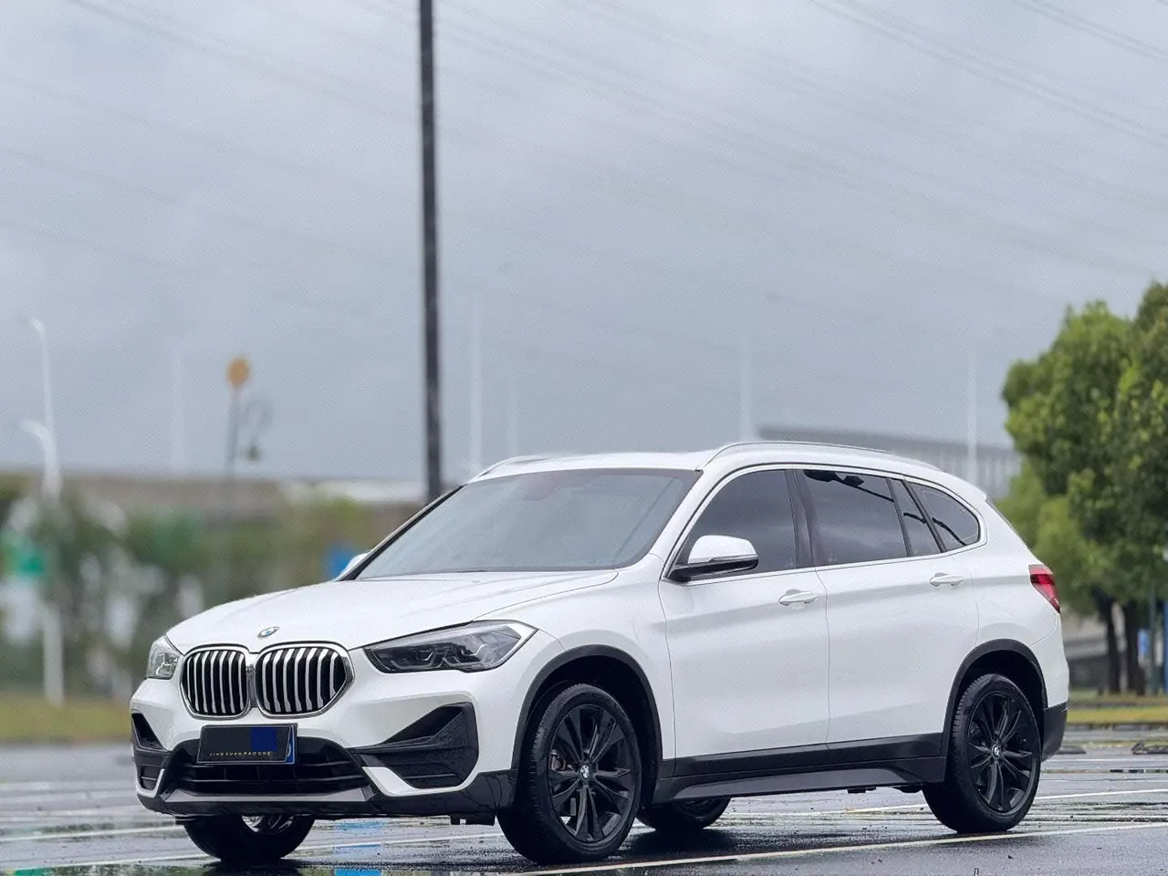 Open image lightbox: BMW 2020 X1 sDrive20Li 1.5T fashion automatic gear