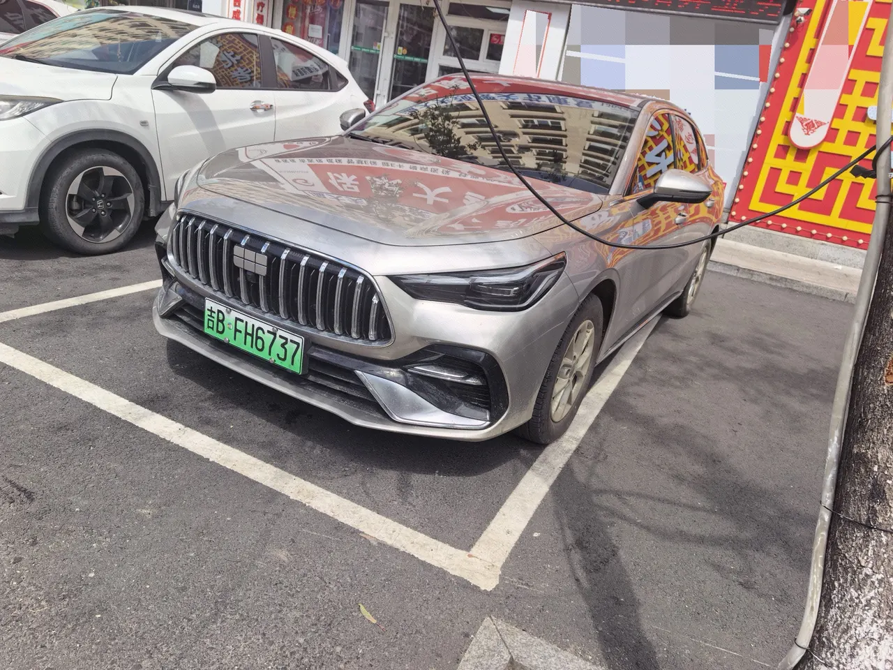 打开图片灯箱:Geely Galaxy 2025 xingyao 6 EM-i 1.5 125km sailing version automatic gear