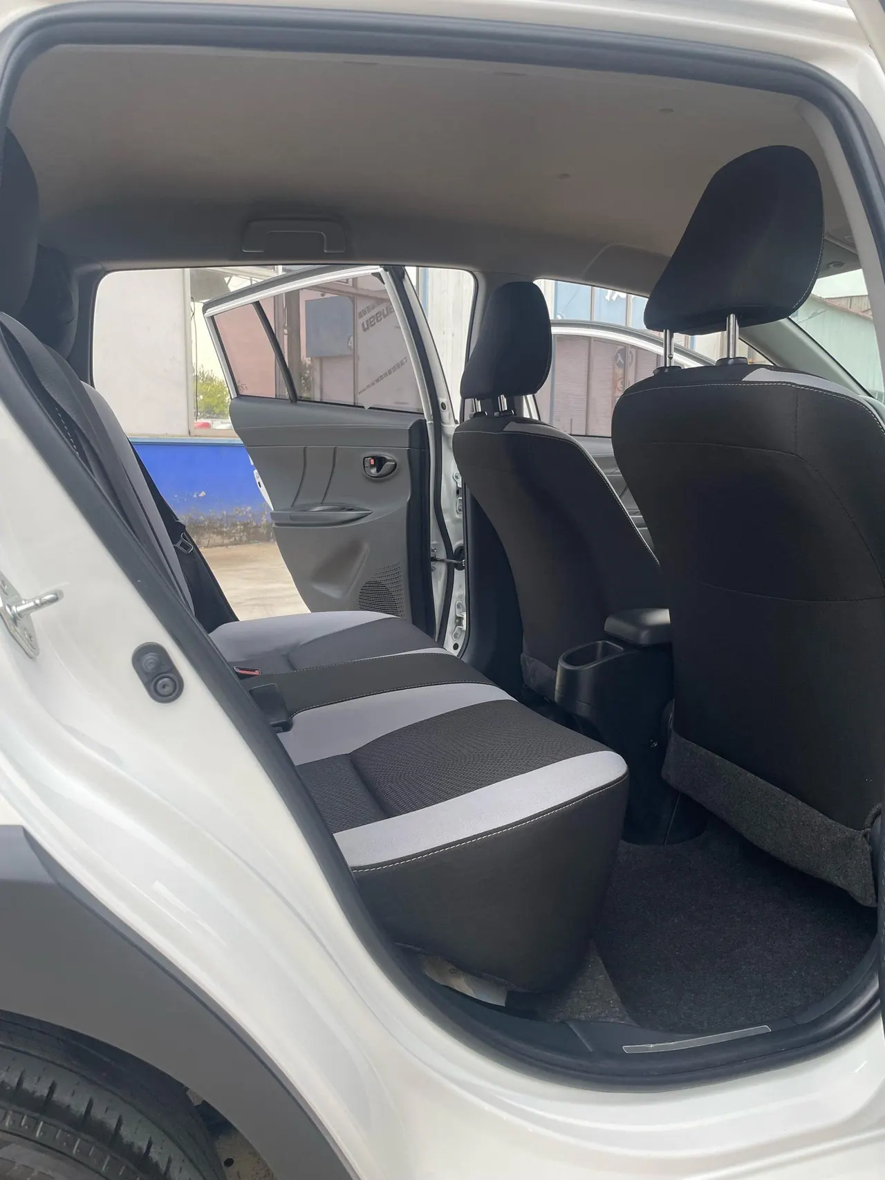 Toyota yaris 2022 YARiS L Zhixuan X 1.5 Stepless Leading PLUS Edition Automatic Gear 5