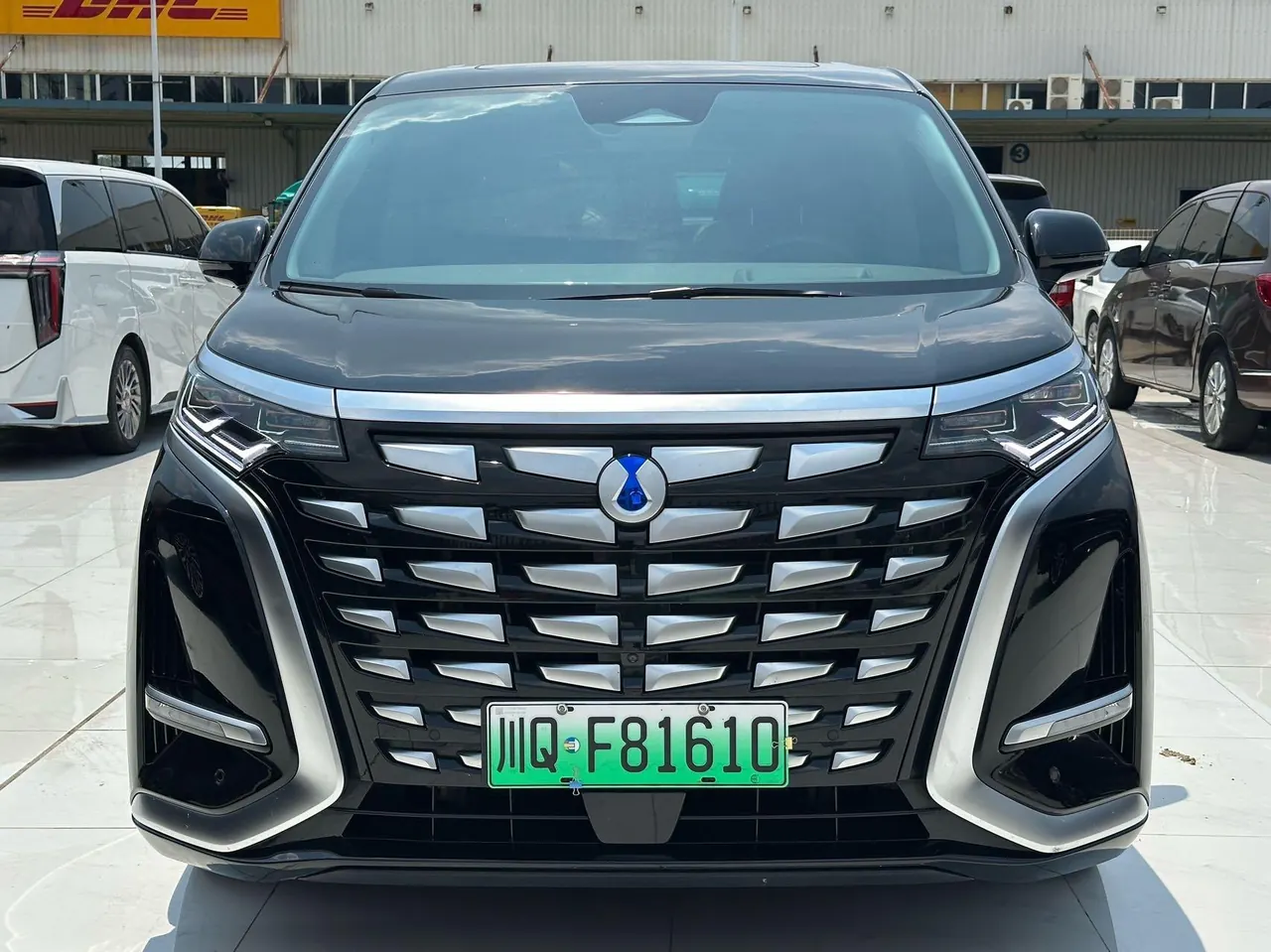 Denza 2022 Denza D9 DM-i 1.5T stepless 970 four-wheel drive flagship automatic gear 2