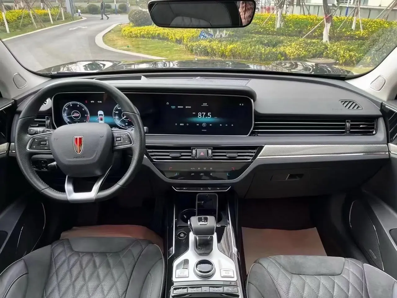 HongQi 2022 HS5 2.0T Zhilian Flag Edition Automatic Gear 5
