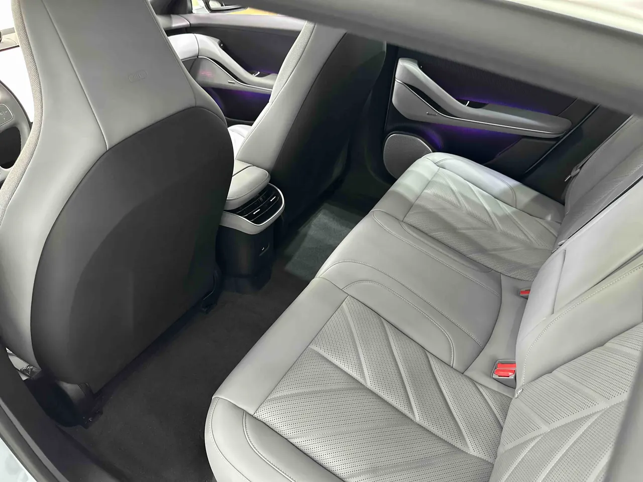 NIO 2025 ET5 75kWh automatic transmission 9