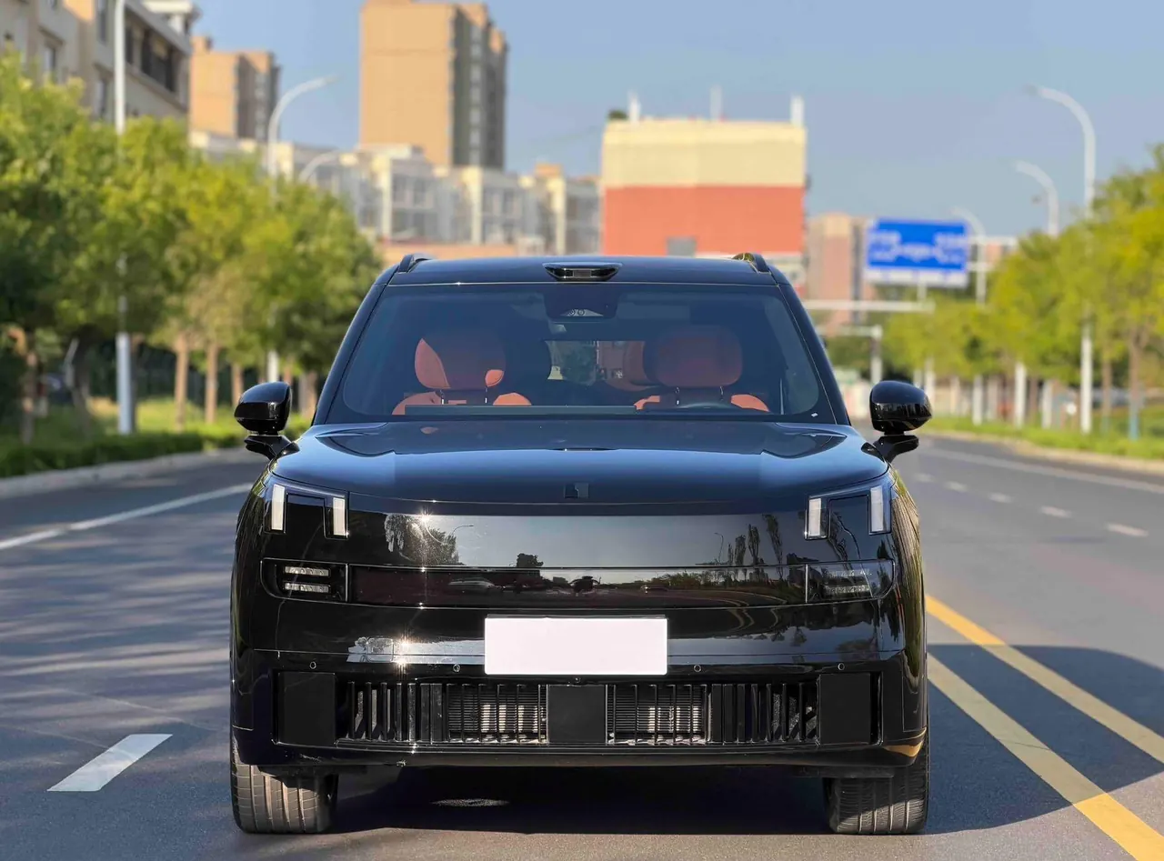 LYNK&amp;CO 2025 LYNK&amp;CO 900 1.5T Ultra Automatic 2