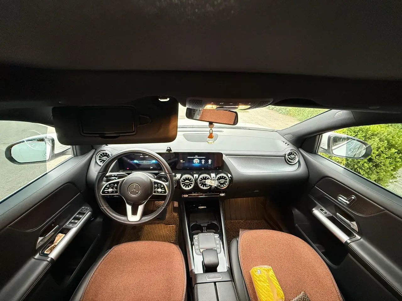Mercedes Benz 2022 GLA 220 2.0T automatic gear 5