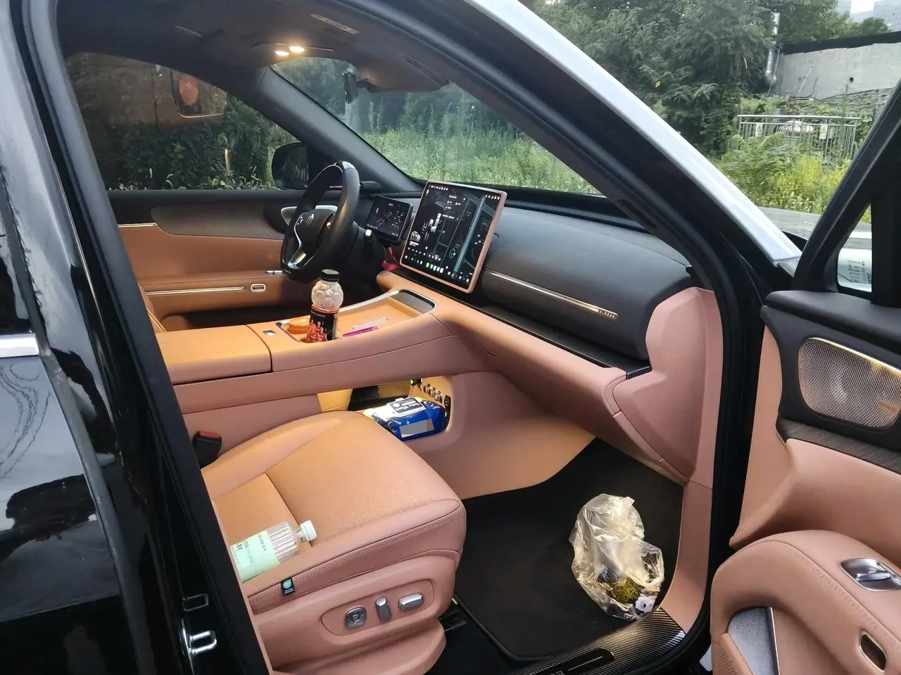 Leapmotor 2026 D 19 500 Zhizun Edition 6-seat Automatic Gear 4