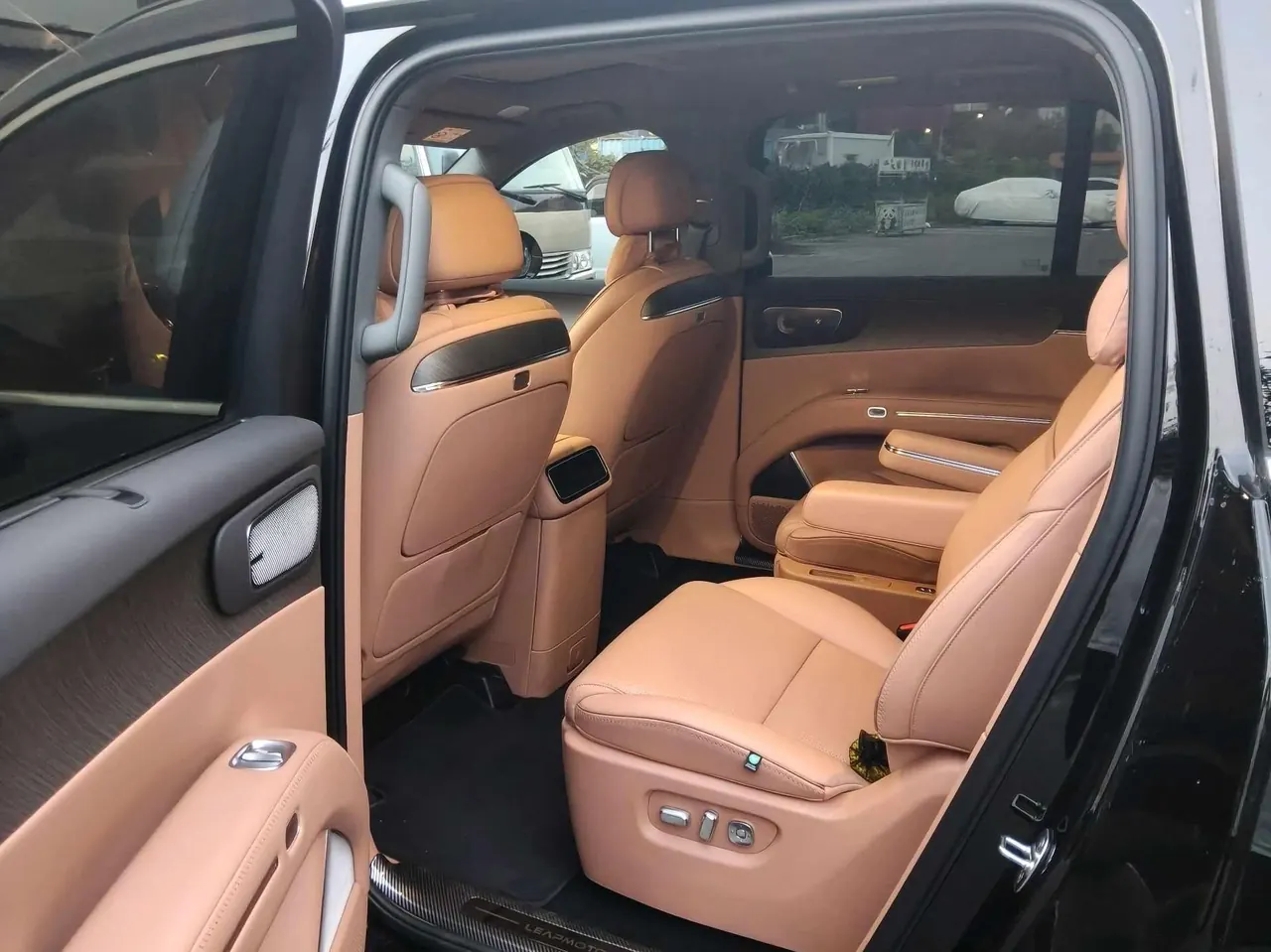 Leapmotor 2026 D 19 500 Zhizun Edition 6-seat Automatic Gear 5