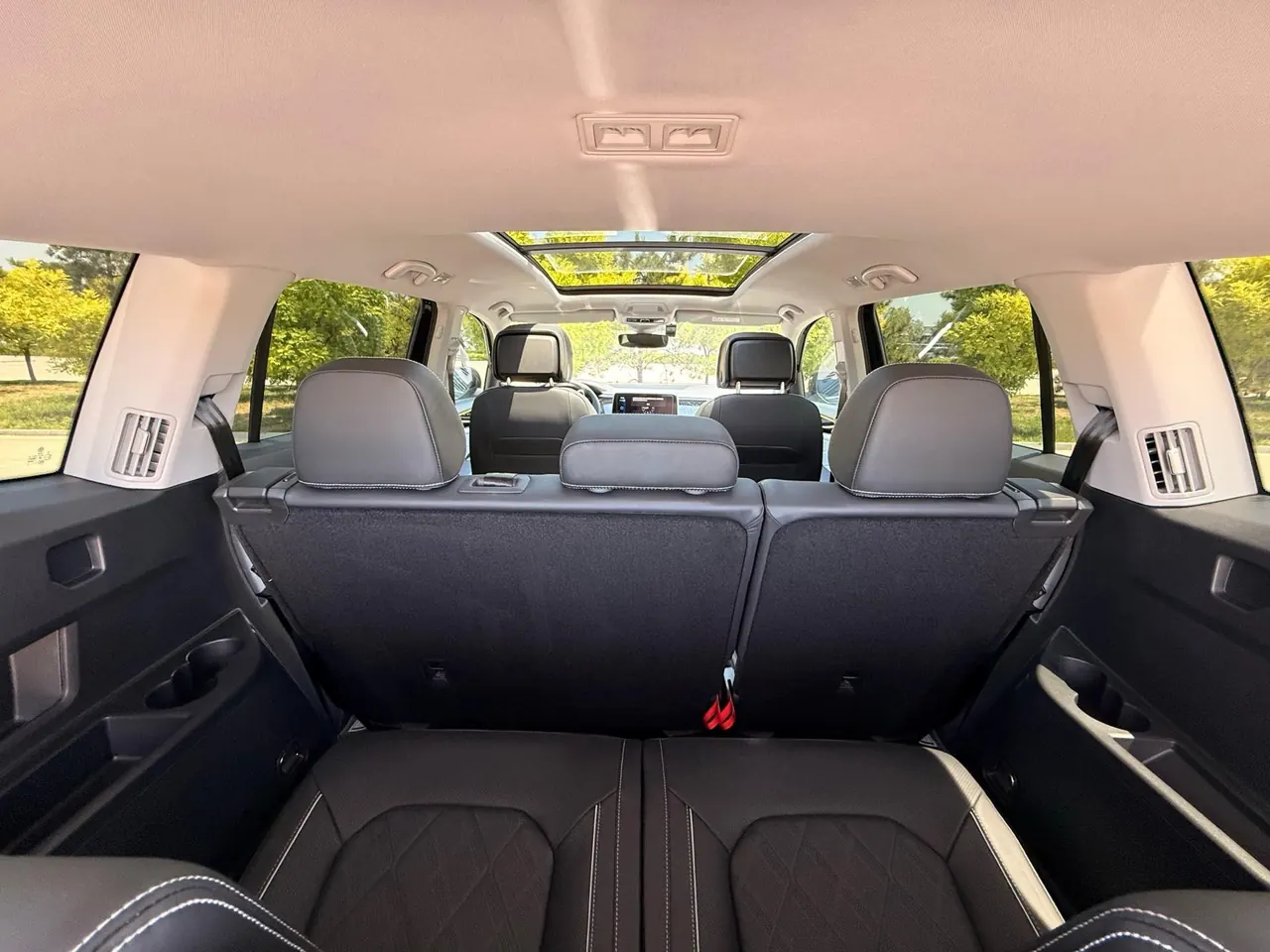 Volkswagen 2022 Tuang 2.0TSI 380TSI 4WD Respect Deluxe Automatic Transmission 2