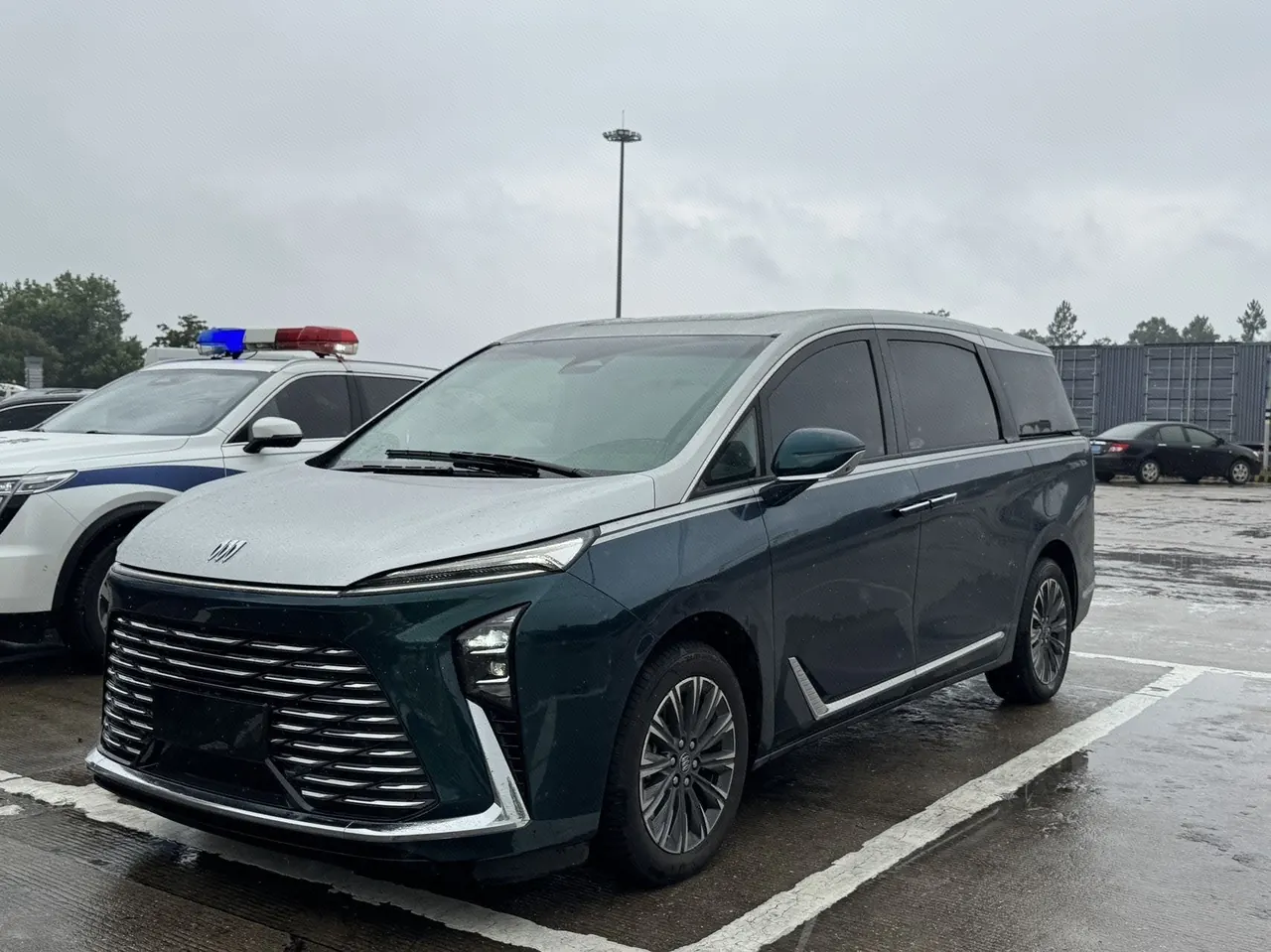 打开图片灯箱：Buick 2025 GL8 ES Lu Zun 48V 2.0T Premium Edition Automatic Gear