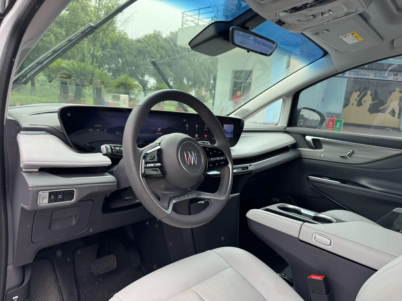 Buick 2025 GL8 ES Lu Zun 48V 2.0T Premium Edition Automatic Gear 4