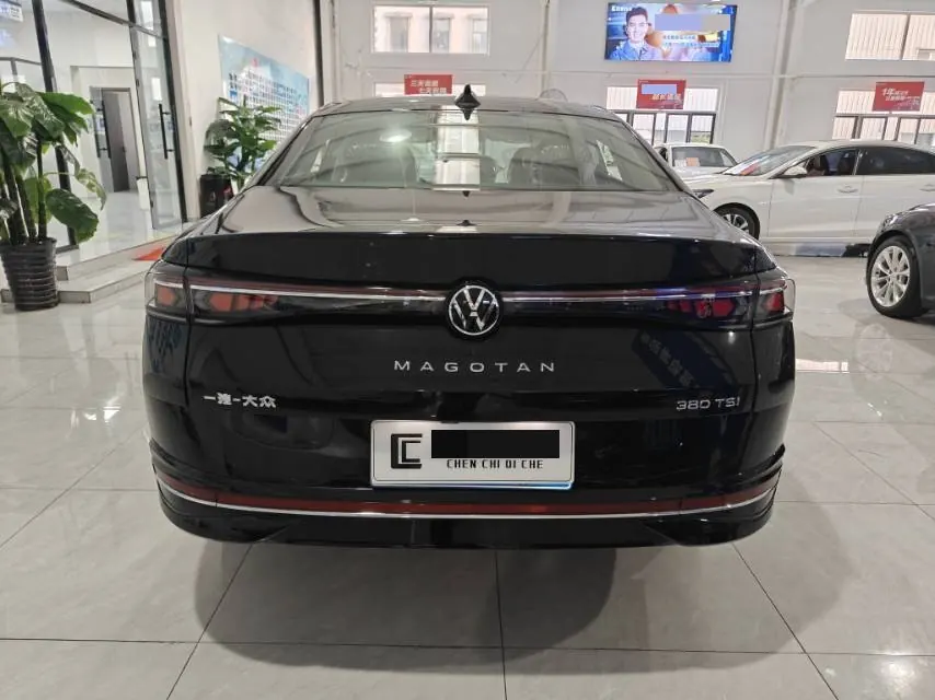 Volkswagen 2026 Magotan 2.0TSI 380TSI Premium Edition Da Mai Bag Automatic Gear 4