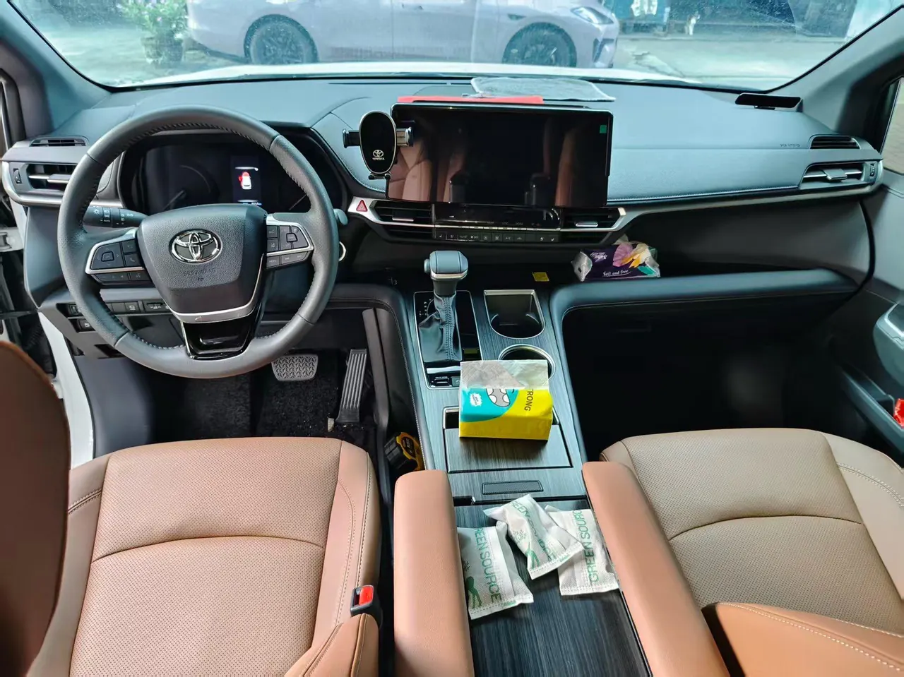 Toyota 2026 Sana 2.5 Stepless Four-wheel Drive Premium Edition Automatic Transmission 3