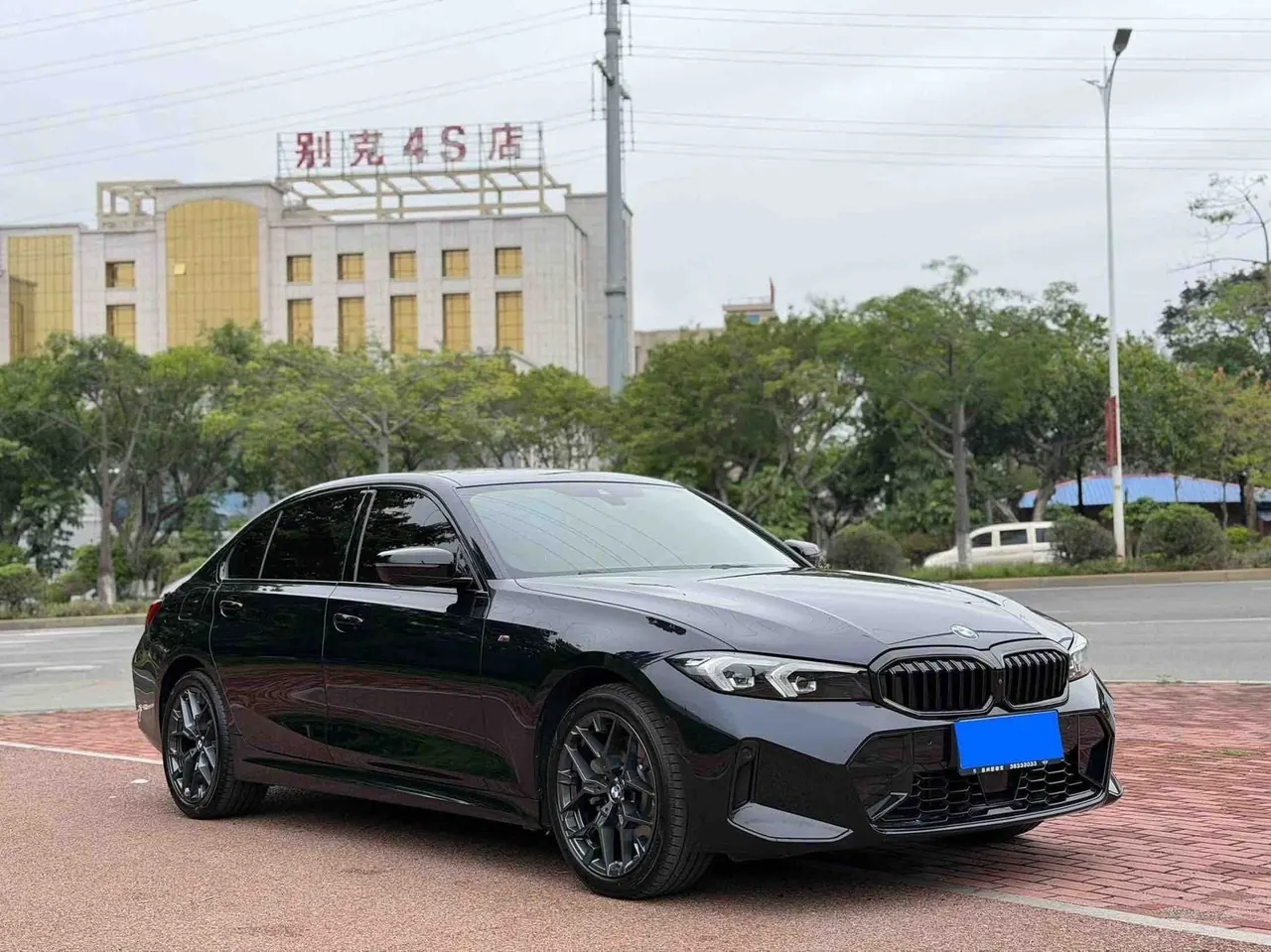 BMW 3 Series 2025 330Li 2.0T M Sports Obsidian Night Suit Automatic Gear 3