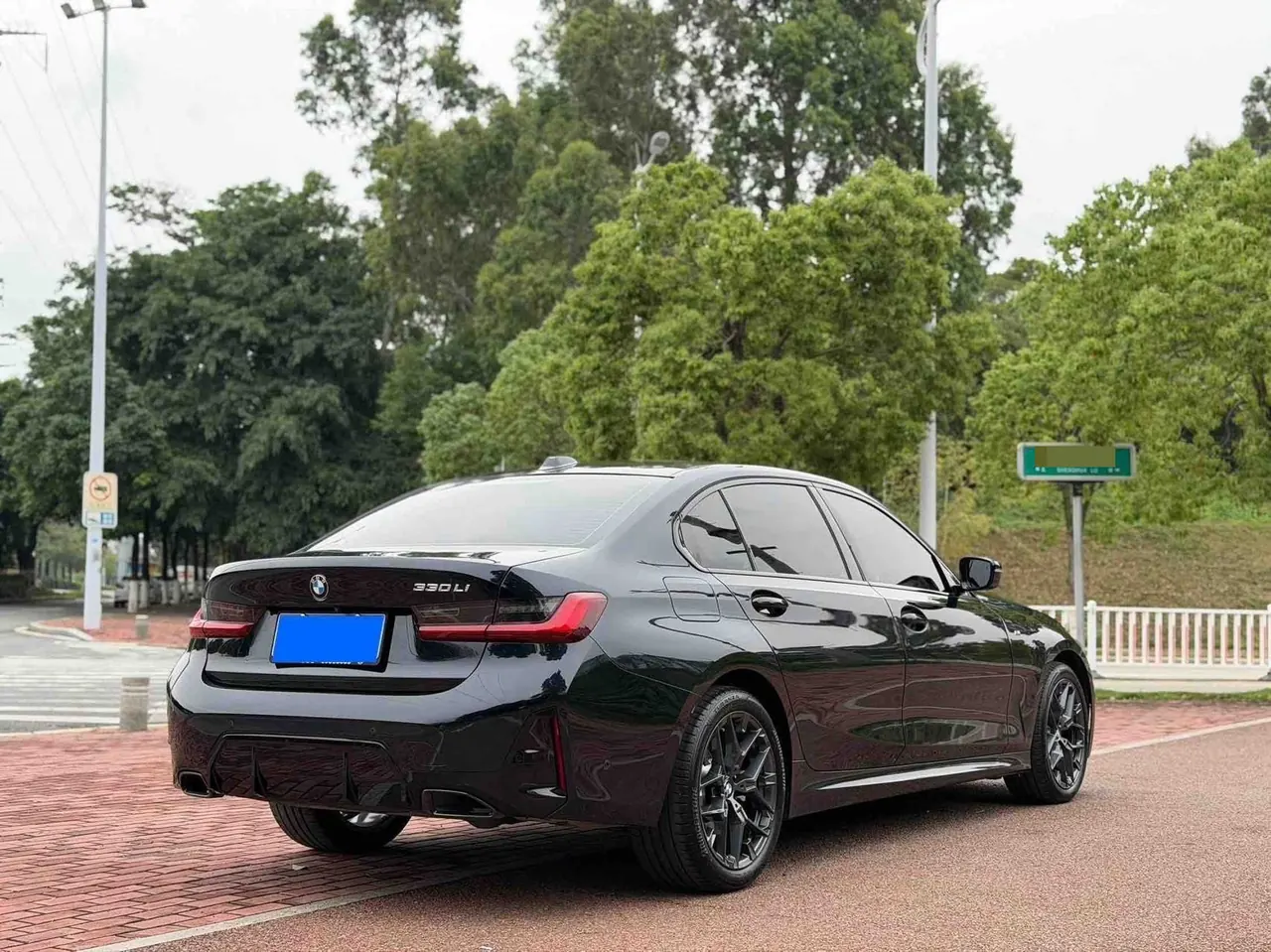BMW 3 Series 2025 330Li 2.0T M Sports Obsidian Night Suit Automatic Gear 4