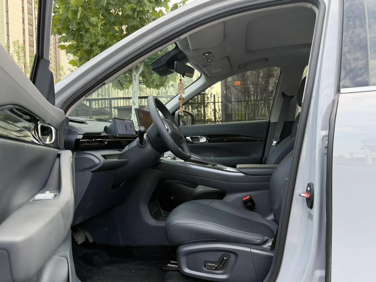 Geely Galaxy 2026 E 5 610km Discovery Edition Automatic Gear 4