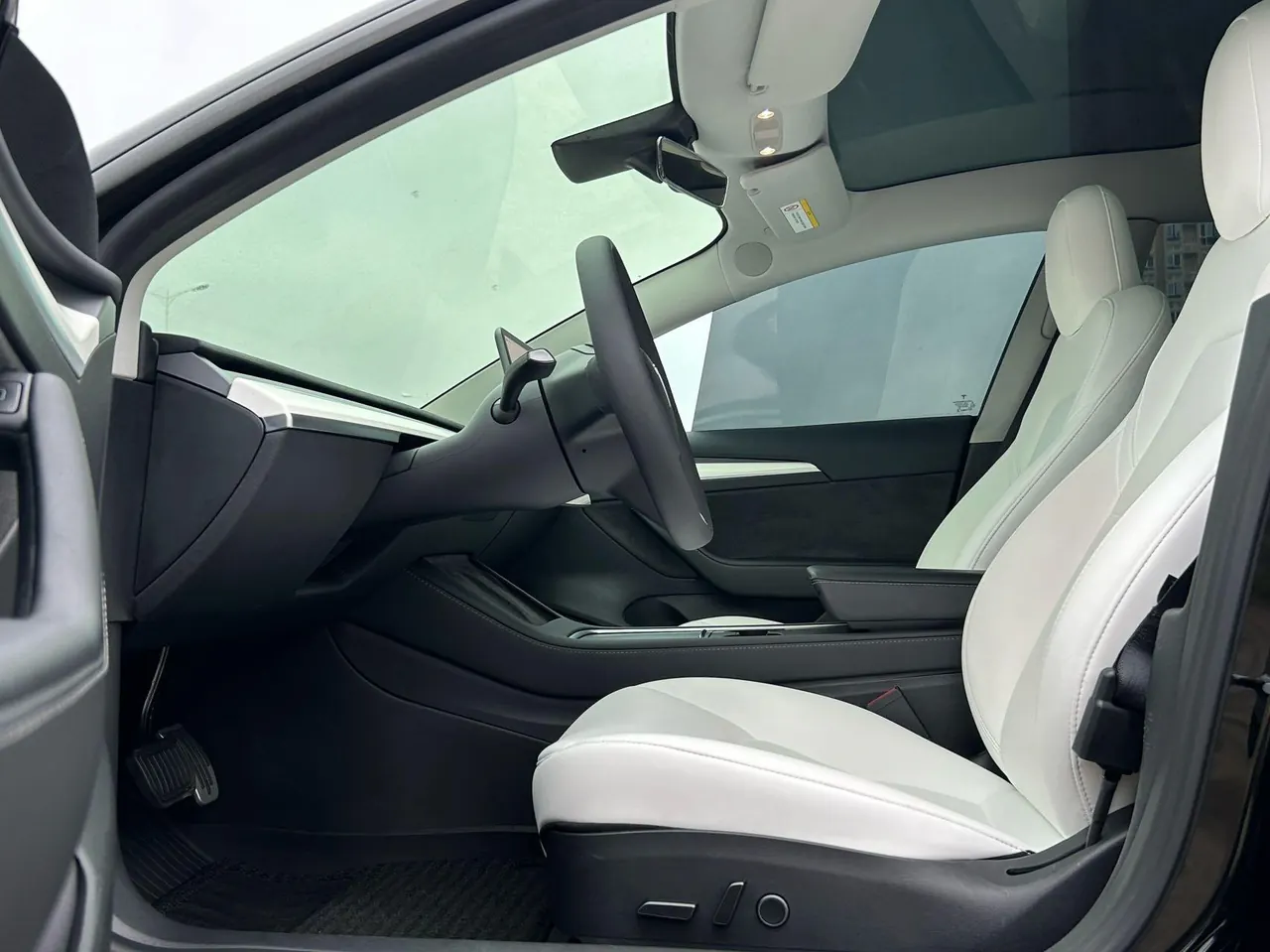 Tesla 2022 Model 3 rear-wheel drive version of automatic transmission 4