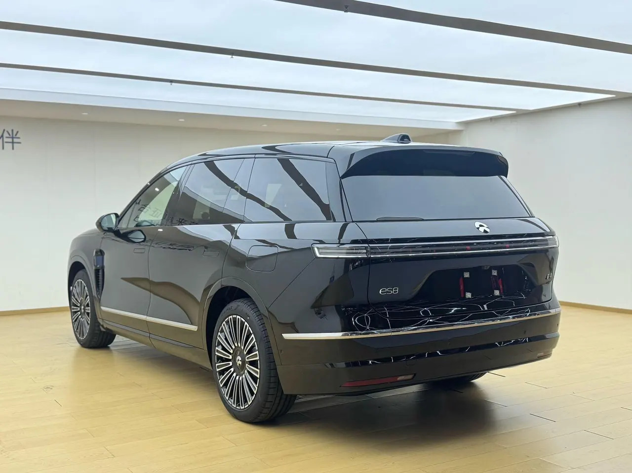 NIO 2026 ES8 5-seat Executive Deluxe Automatic Gear 10