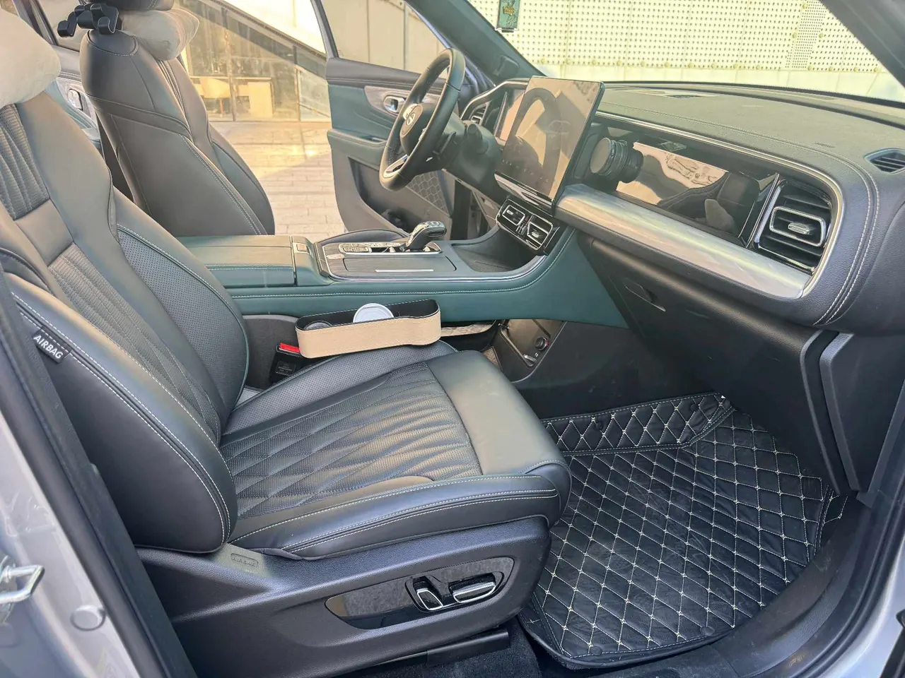 Chuanqi 2022 GS8 2.0TGDI Two-Drive Deluxe Zhilian Edition Seven-seat Automatic Gear 8
