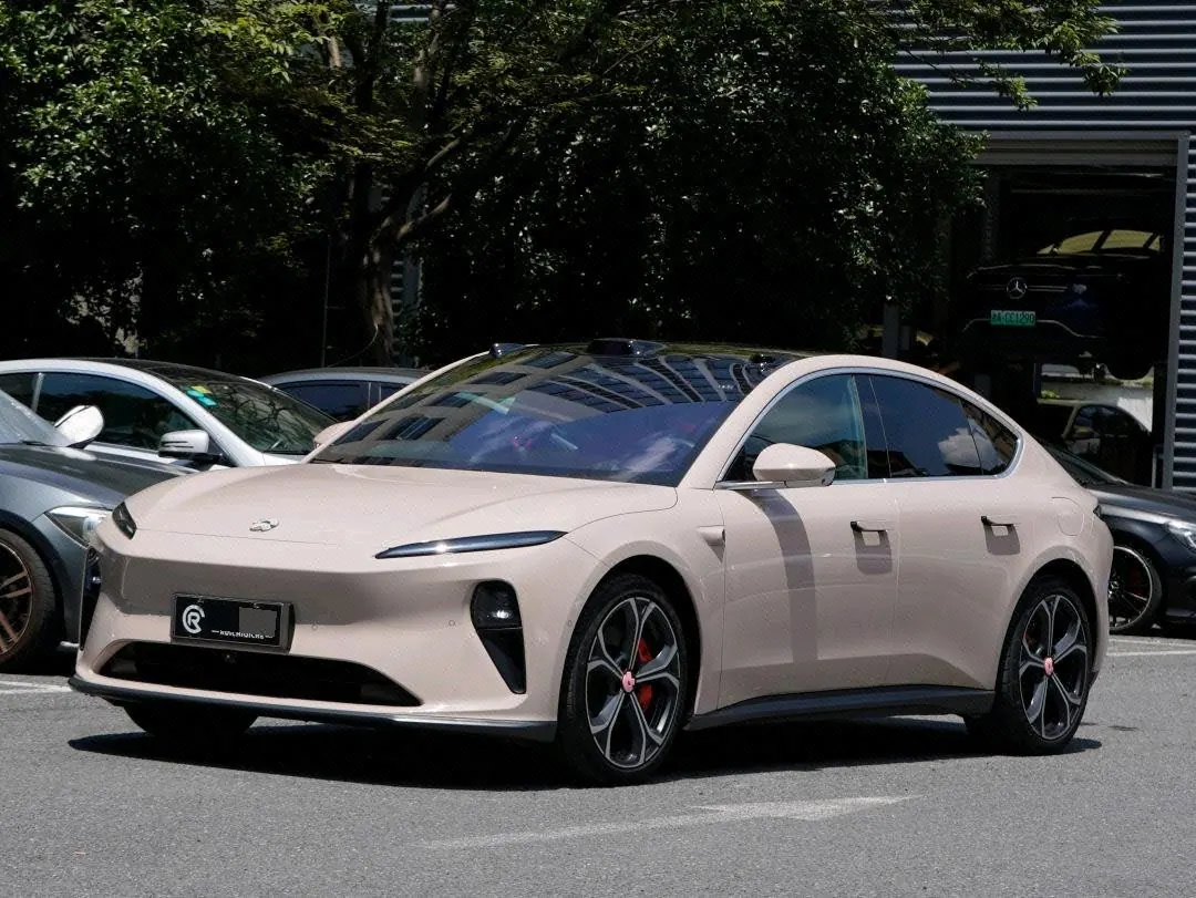 Open image lightbox: NIO 2022 ET5 75kWh automatic gear