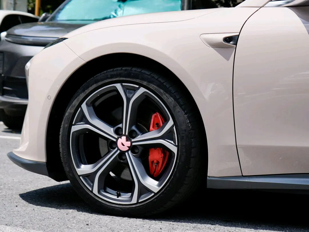 NIO 2022 ET5 75kWh automatic gear 11