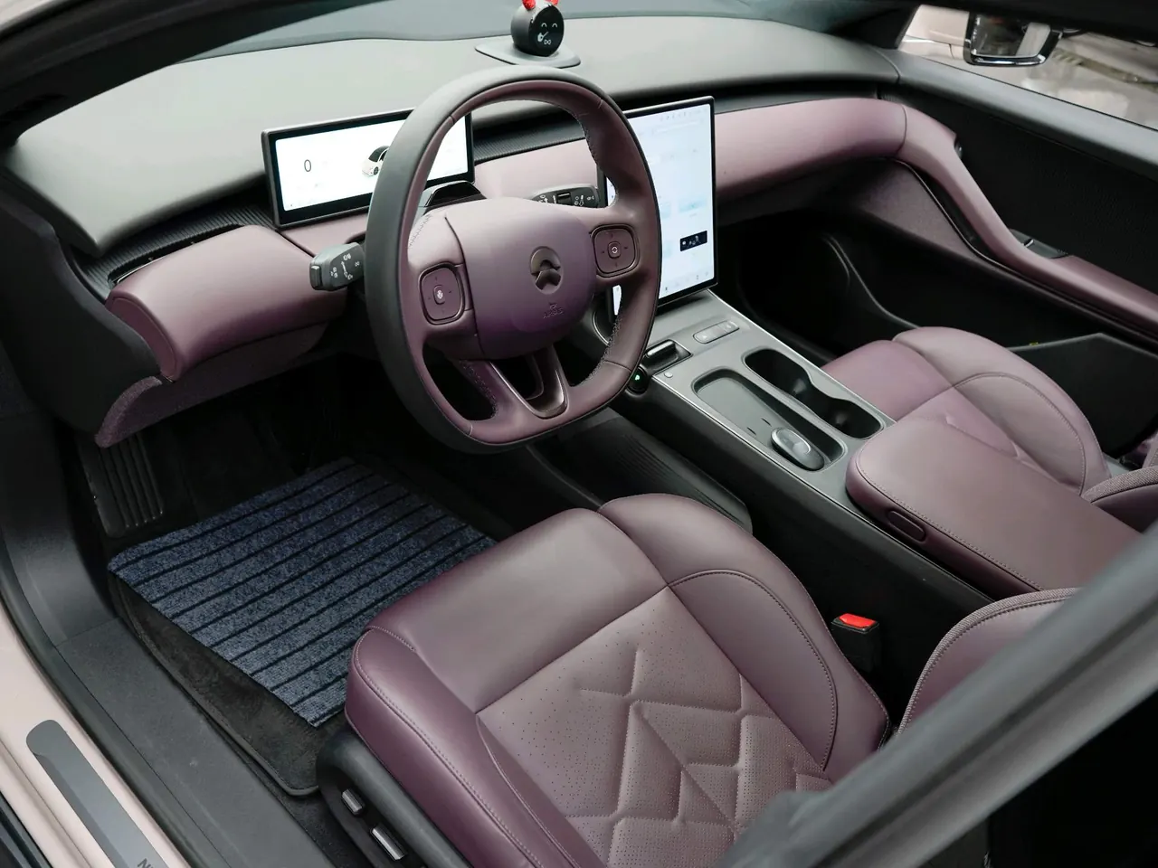 NIO 2022 ET5 75kWh automatic gear 4