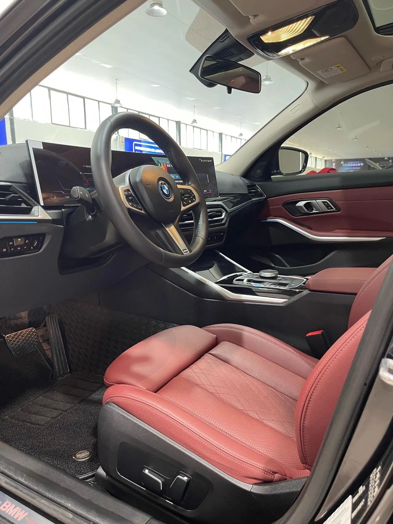 BMW 2024 i3 eDrive 35 L automatic gear 4
