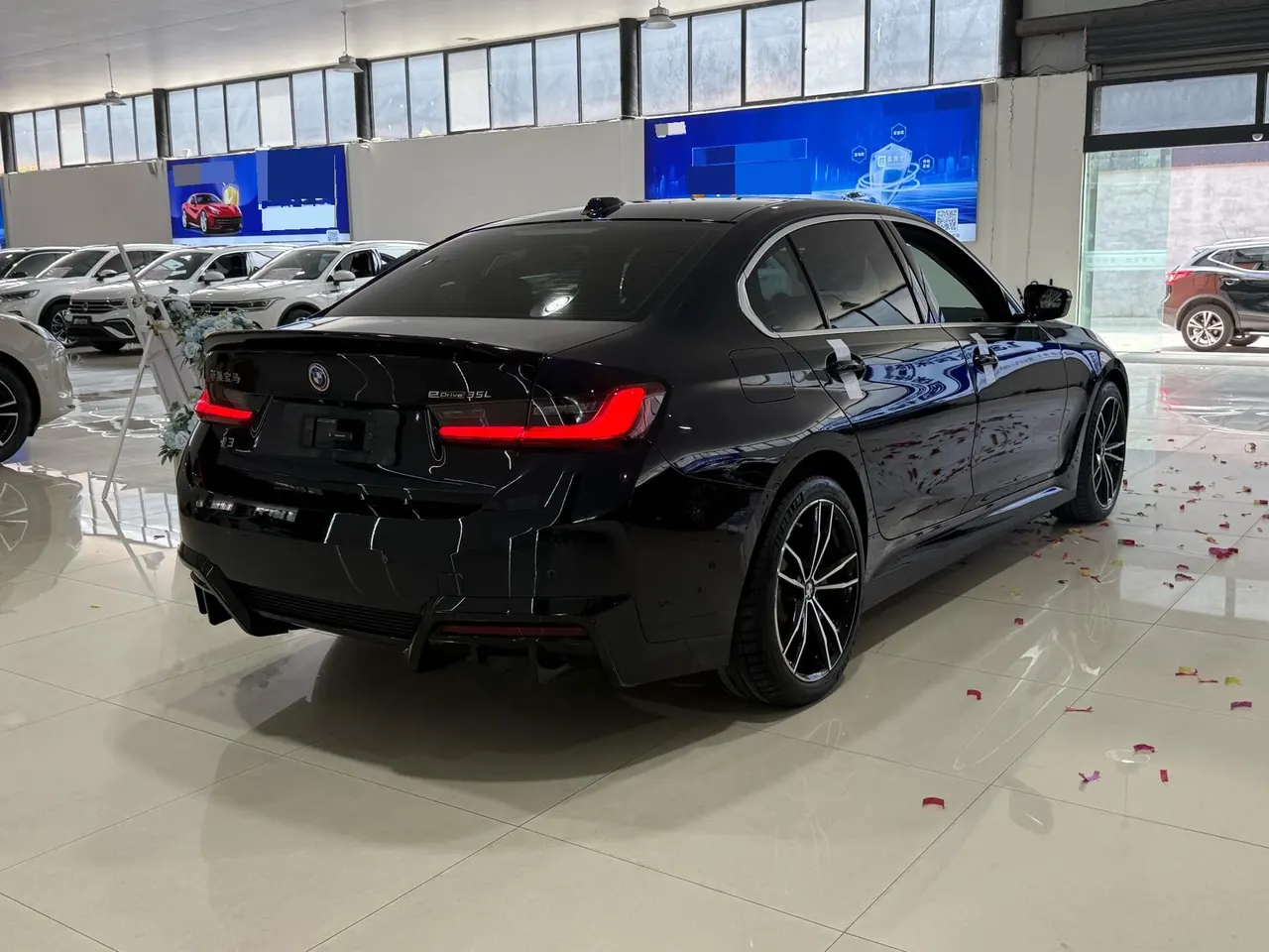 BMW 2024 i3 eDrive 35 L automatic gear 9