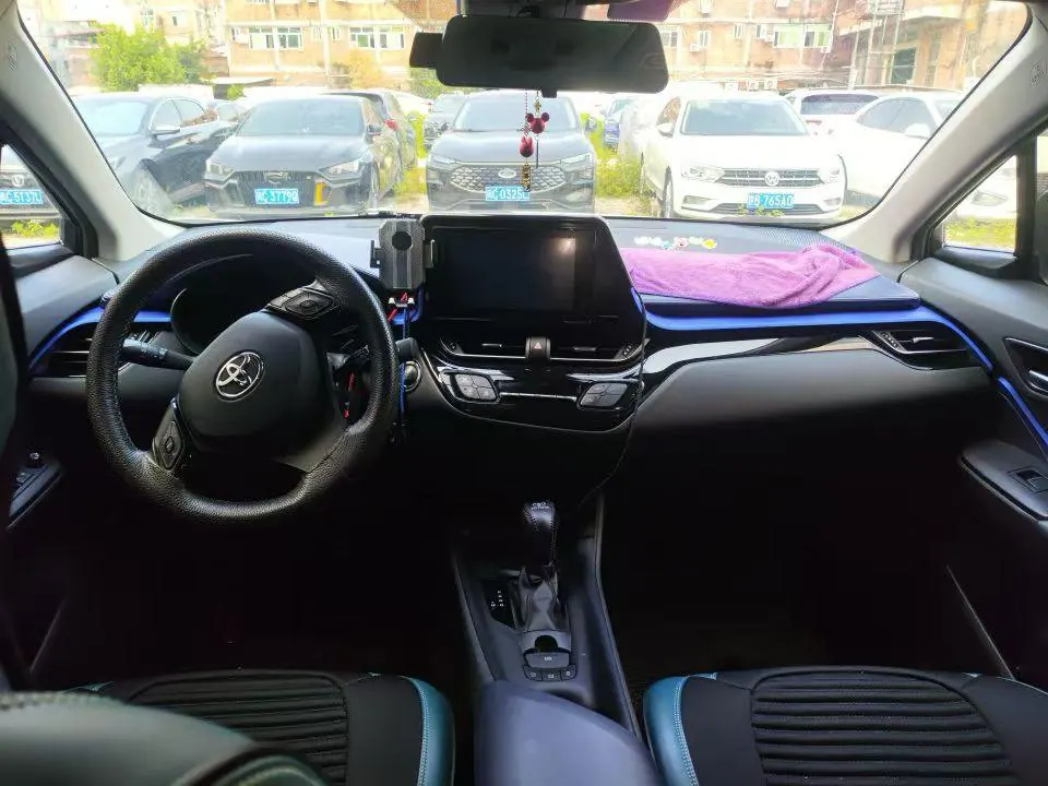 Toyota 2020 C- HR 2.0 stepless leading version of automatic gear 4
