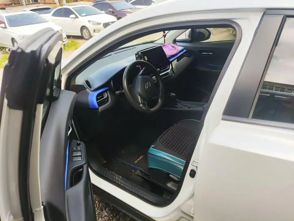 Toyota 2020 C- HR 2.0 stepless leading version of automatic gear 5
