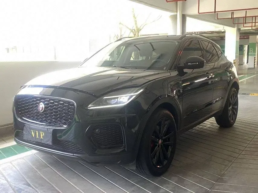 Open image lightbox: Jaguar 2024 E-PACE 48V 2.0T Yao black sports version R-DYNAMIC SE BLACK automatic gear