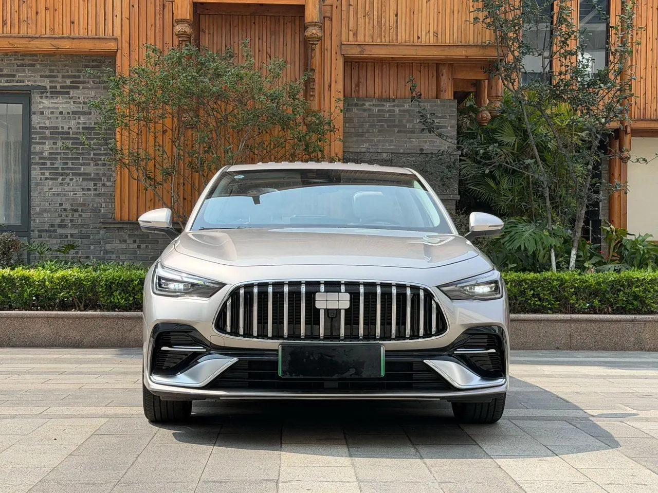 Geely Galaxy 2025 xingyao 6 EM-i 1.5 125km exploration version automatic gear 2