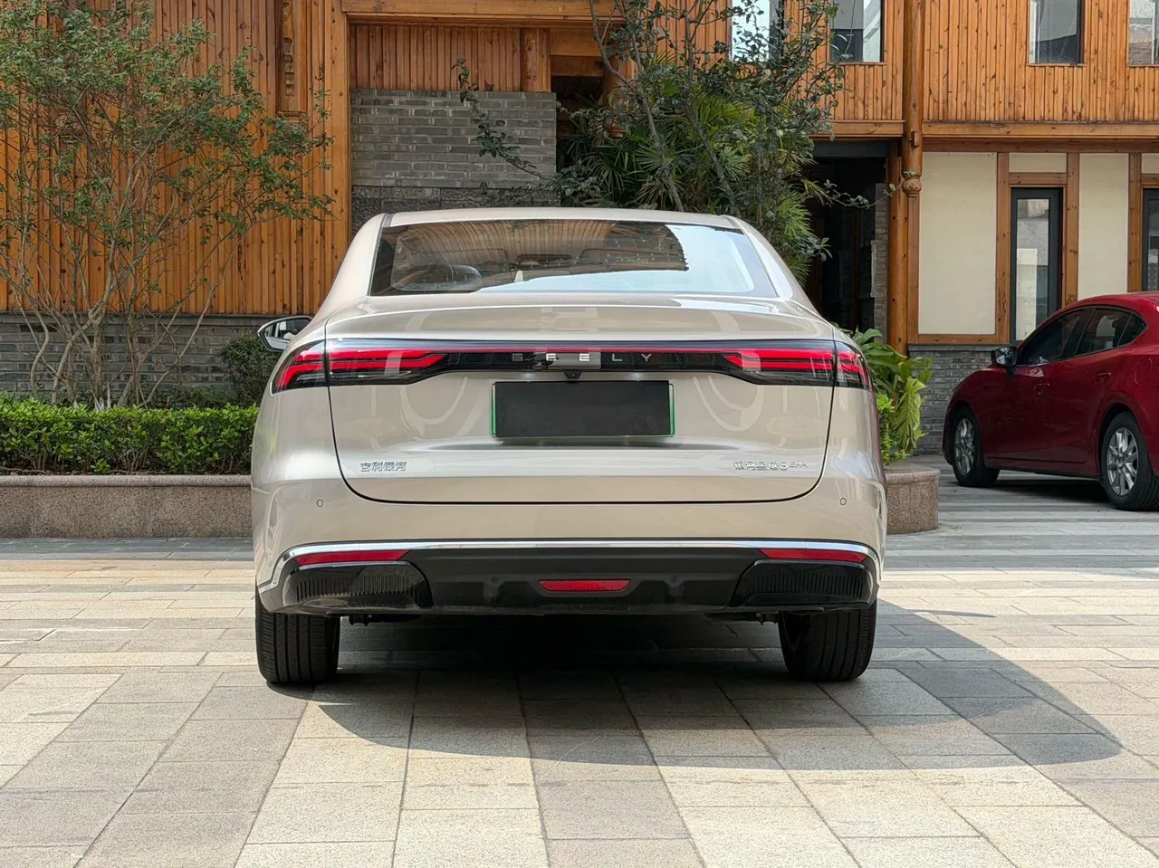 Geely Galaxy 2025 xingyao 6 EM-i 1.5 125km exploration version automatic gear 8