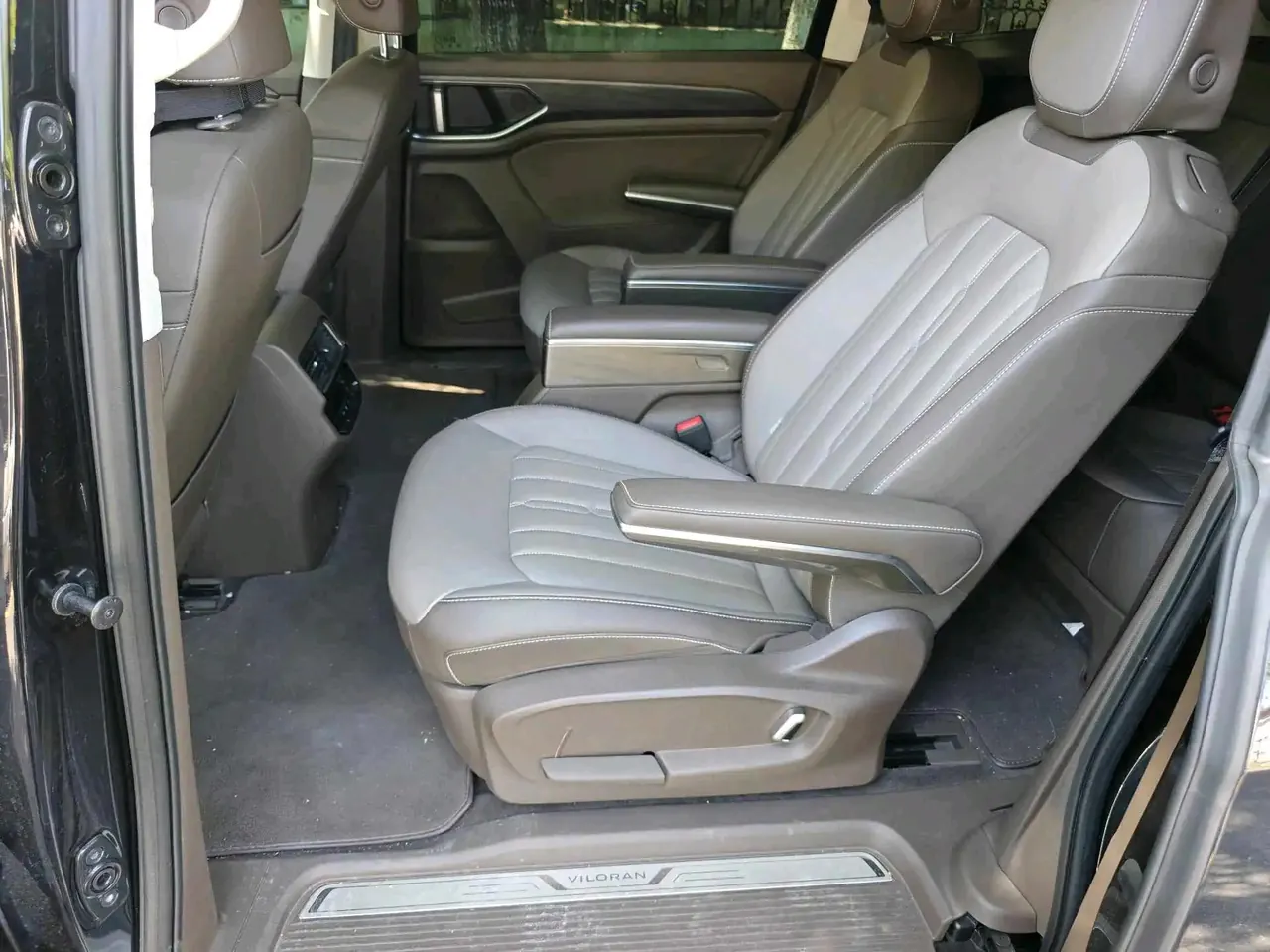 Volkswagen 2024 Wei (Viloran) 2.0TSI 380TSI Zunchi Edition Automatic Gear 3