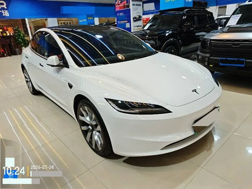 Tesla 2025 Model 3 Long Endurance All-Wheel Drive Edition (Changed) Automatic Gear 5