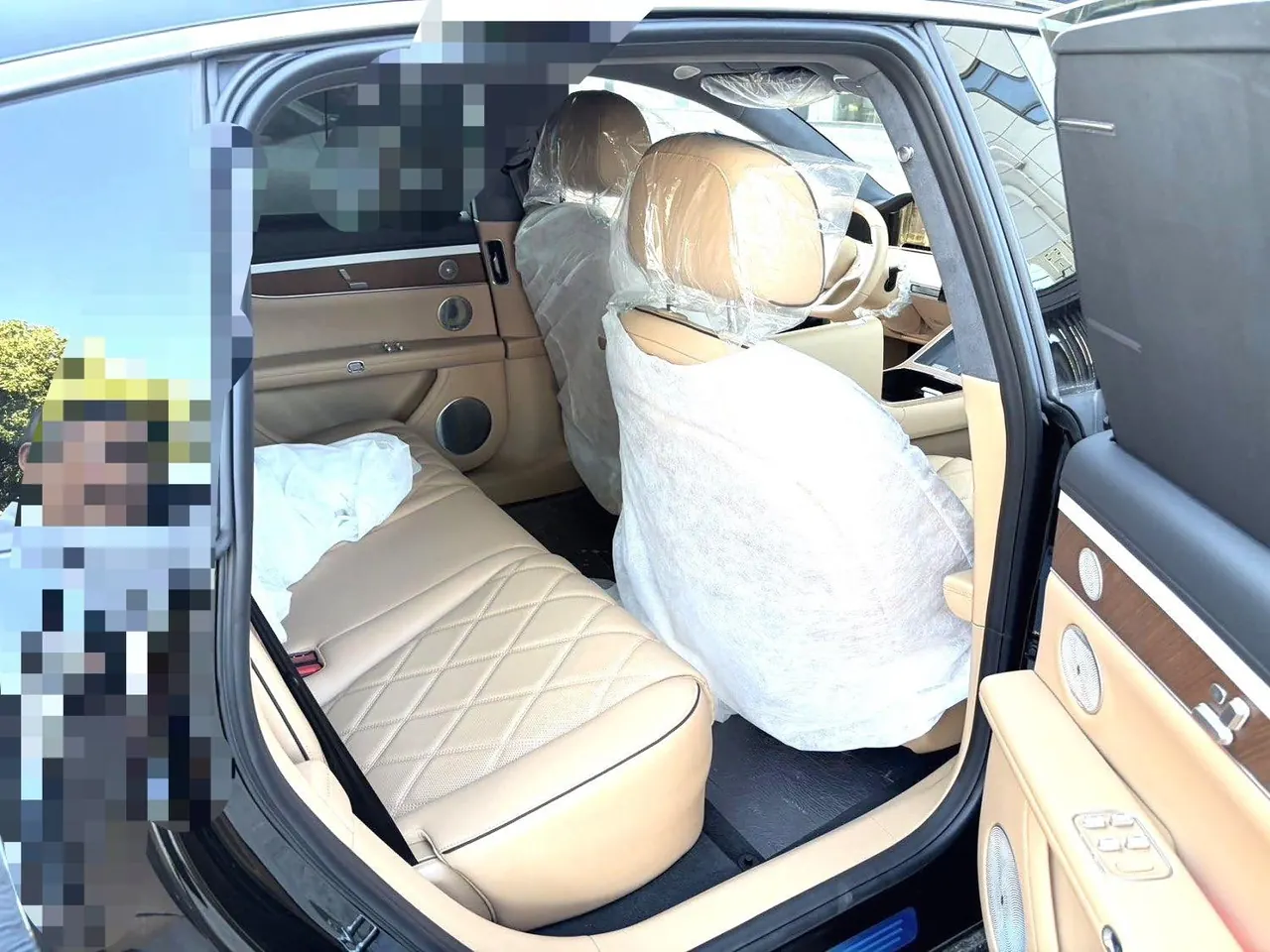 Luxeed 2026 S9 Max Rear Drive 100kWh(896 Line Laser Radar) Automatic Gear 4