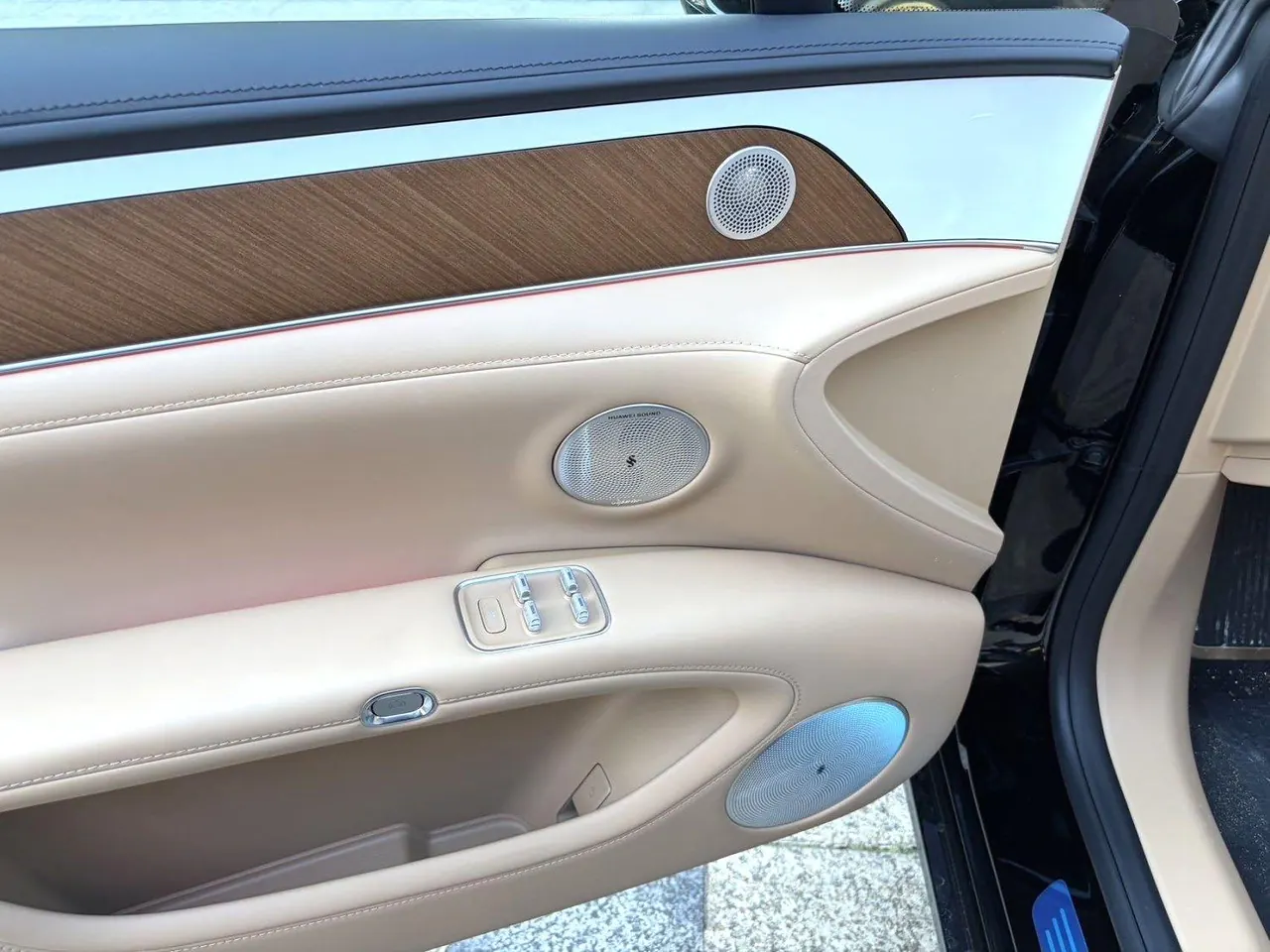 Luxeed 2026 S9 Max Rear Drive 100kWh(896 Line Laser Radar) Automatic Gear 6