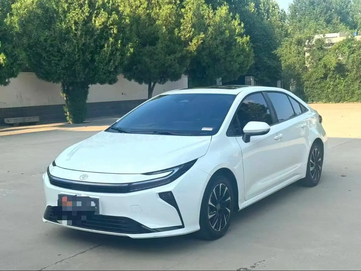 Open image lightbox: Toyota 2026 Corolla Hybrid 1.8 CVT Elite Automatic