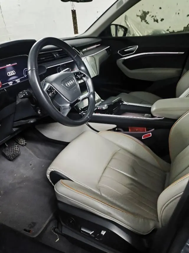 Audi 2021 e-tron 50 Quattro exclusive automatic transmission 2