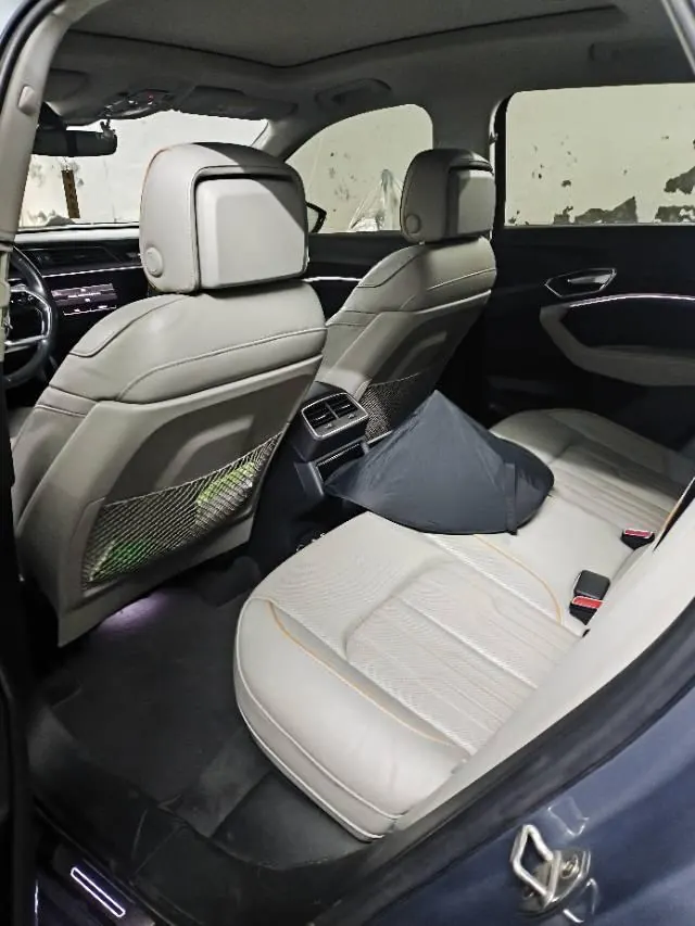 Audi 2021 e-tron 50 Quattro exclusive automatic transmission 3