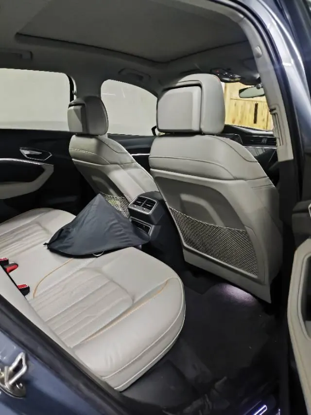 Audi 2021 e-tron 50 Quattro exclusive automatic transmission 4